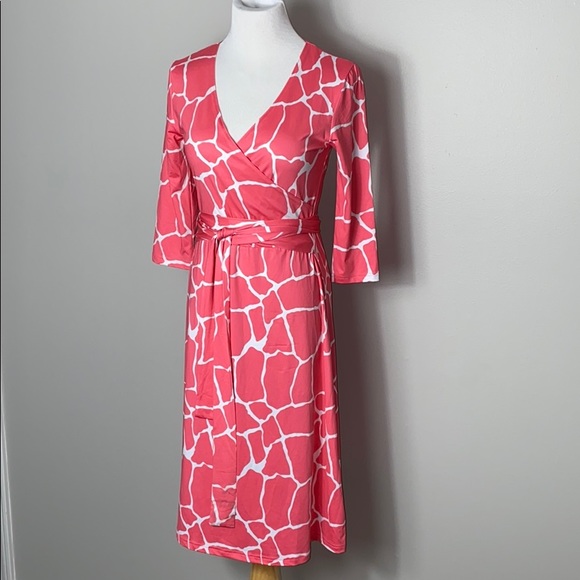 PattyBoutik pink and white dress 3/4 sleeve NWT - Picture 1 of 10